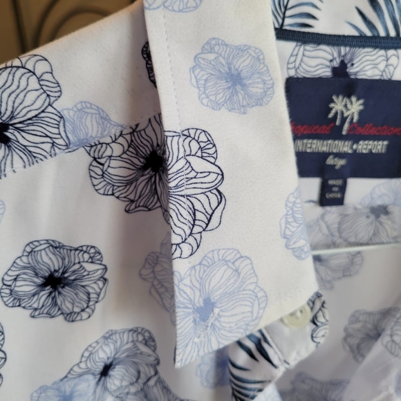 Button up tshirt white floral - Picture 4 of 4